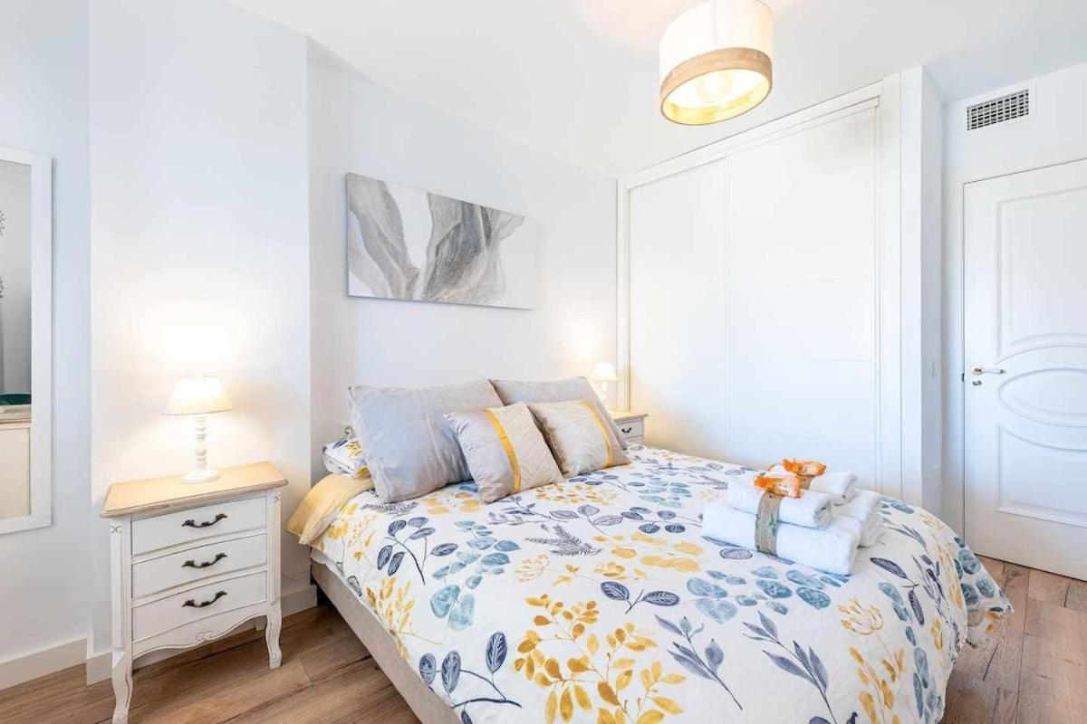 797 Holiday Rentals - Lujoso Apartamento En Arroyo Con Piscina Benalmadena Luaran gambar