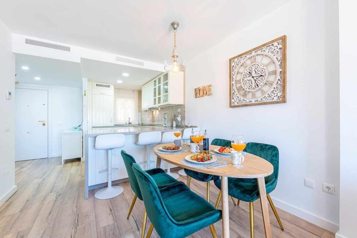 797 Holiday Rentals - Lujoso Apartamento En Arroyo Con Piscina Benalmadena Luaran gambar